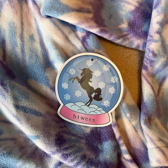 NWT btween Girls’ Tie-Dye Fleece Pullover 7 - Picture 5 of 12